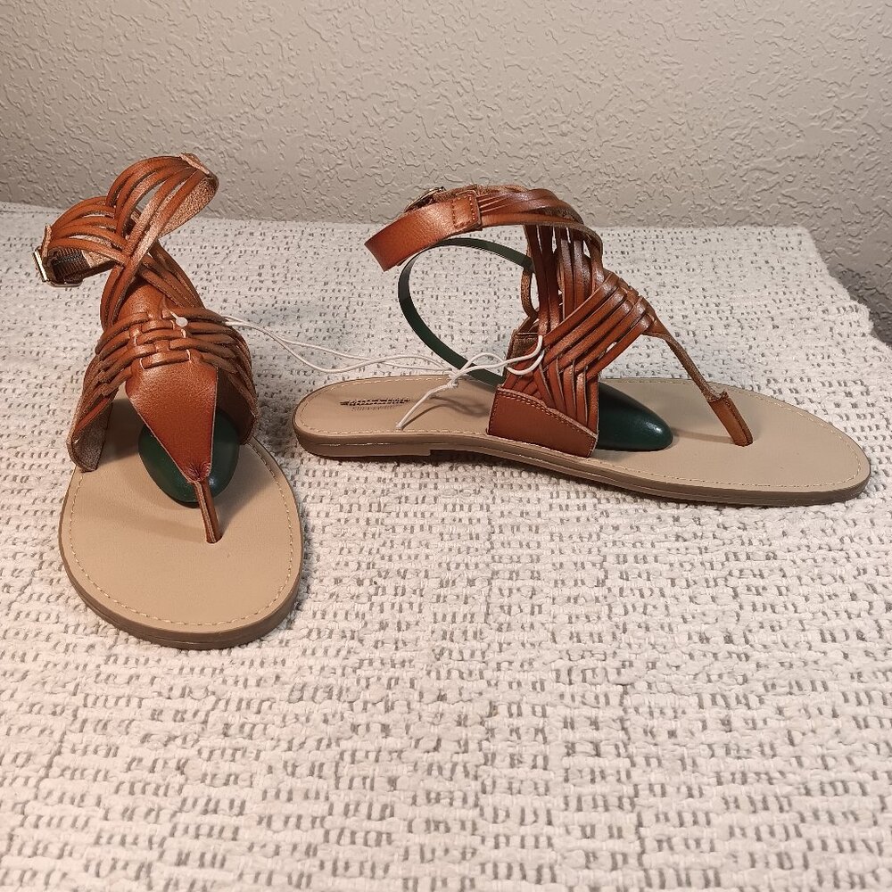 Mossimo Supply Co. women's faux leather woven ankle strap thong sandals sz 8.5